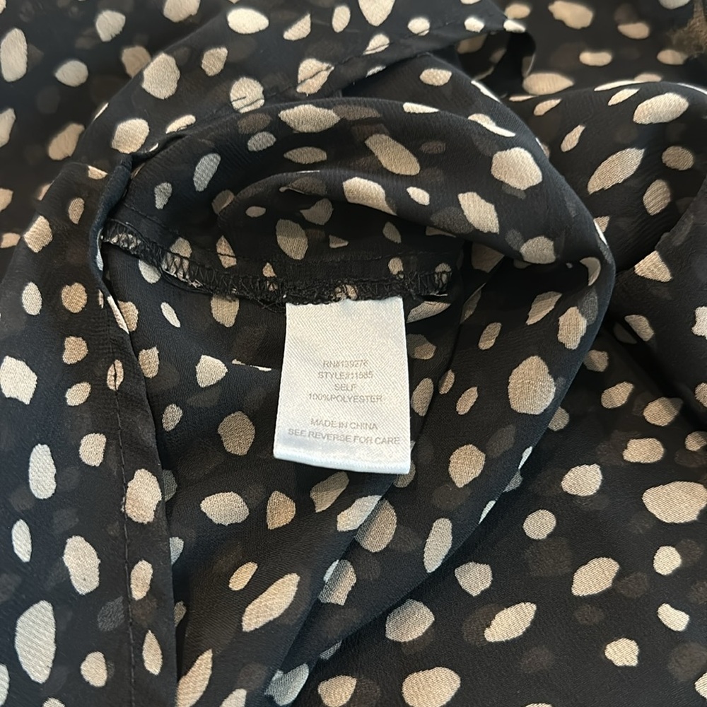 Daniel Rainn XL 100% polyester shell - EUC - with neck tie detail - Picture 6 of 6